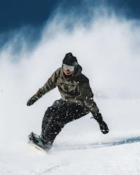 How to snowboarden in de diepe poedersneeuw - Ridestore Magazine