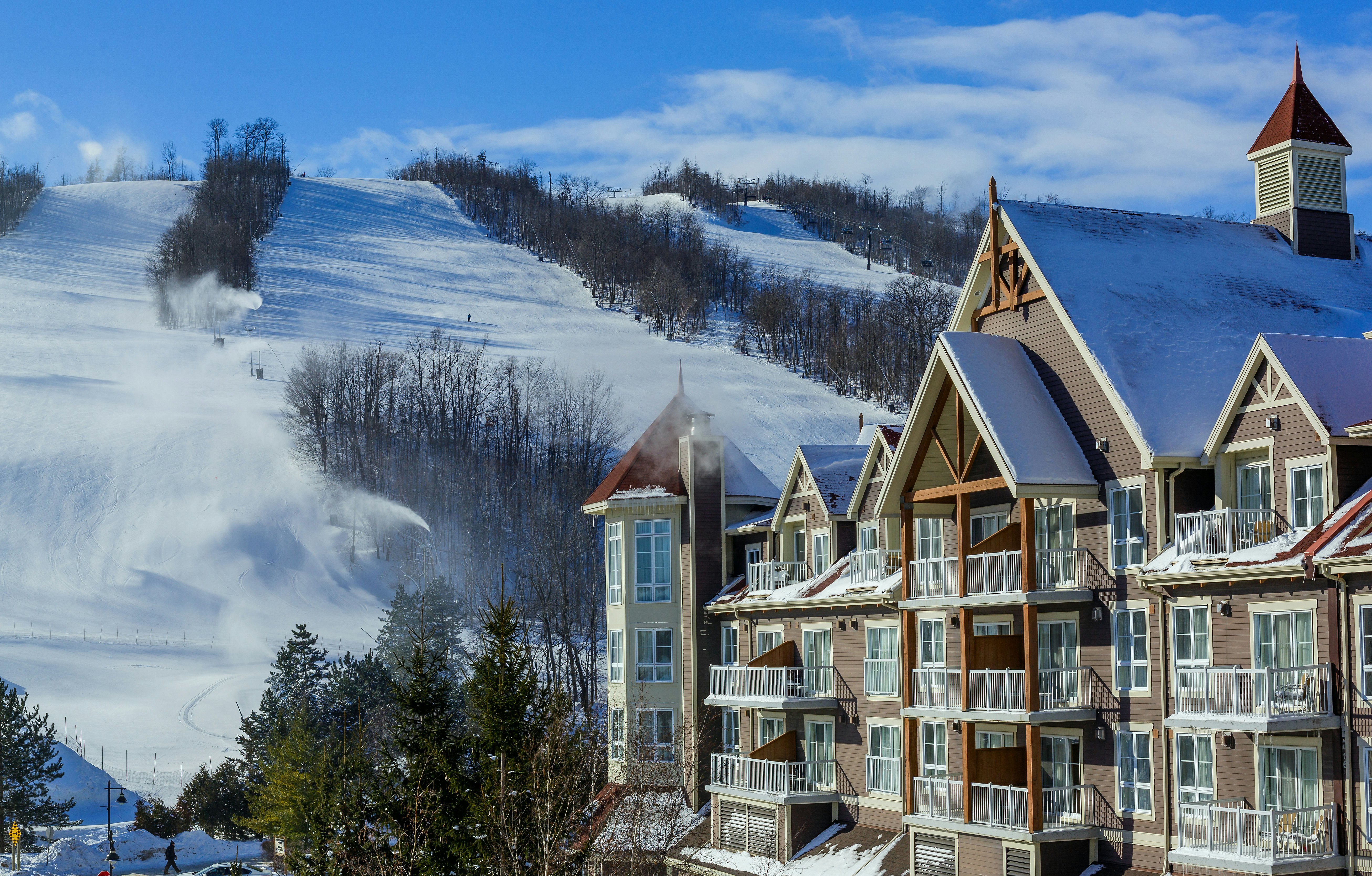 Blue Mountain Resort, Ontario_Adobe Stock