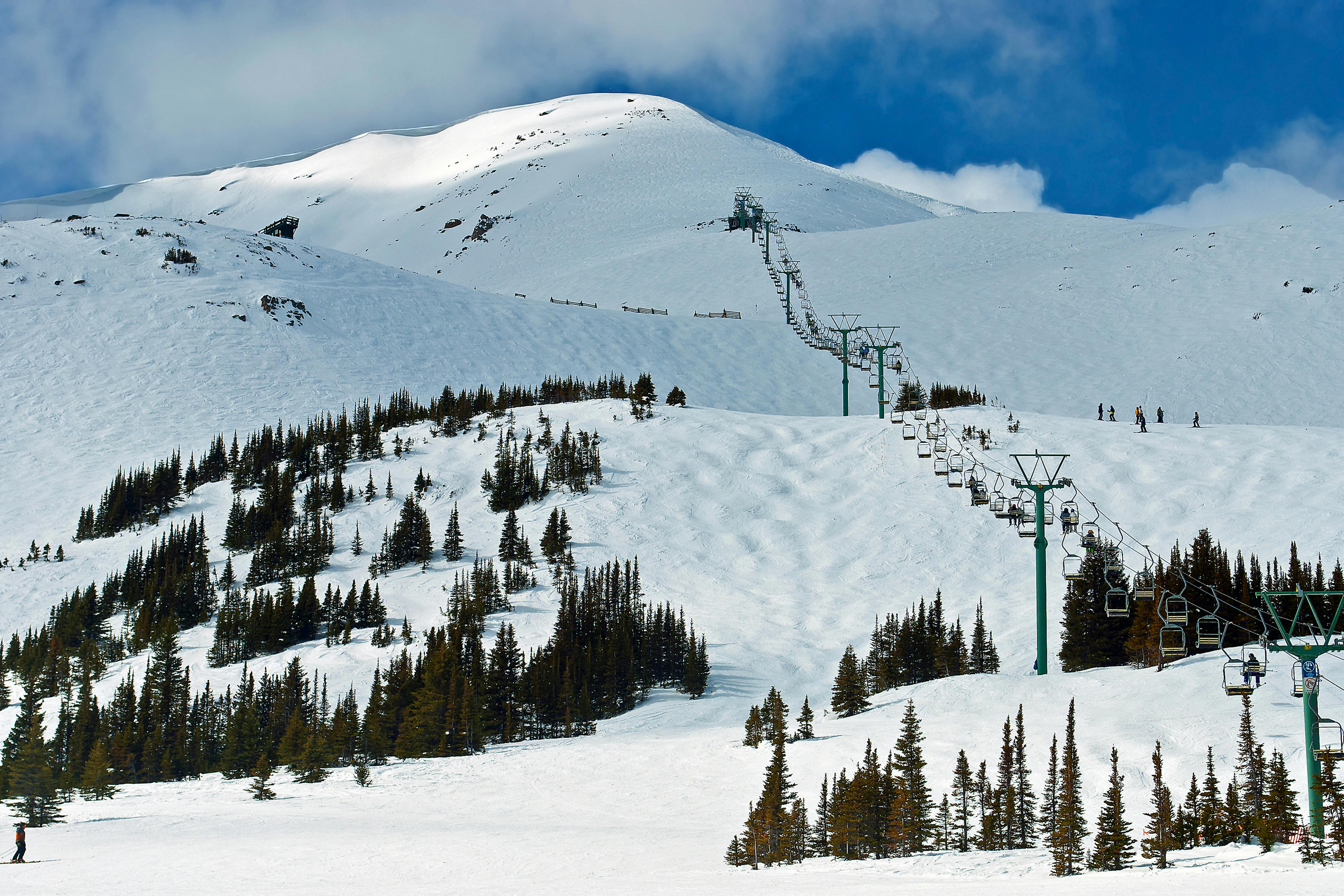 Marmot Basin Ski Resort, Alberta_Adobe Stock